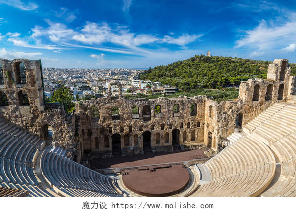 炎热的夏天的雅典卫城希腊古剧场